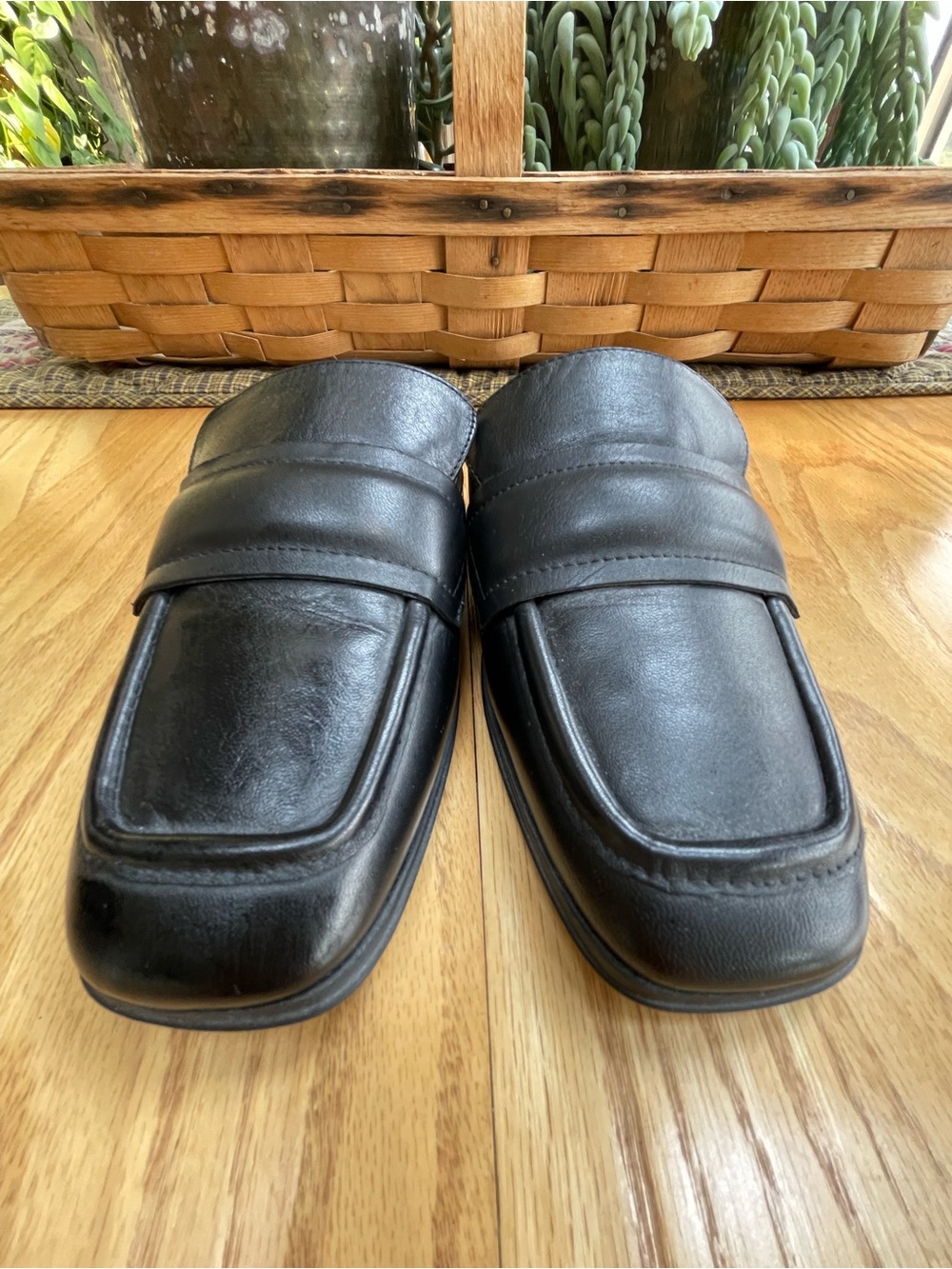 Franco Sarto Black Leather Slip-On Mule - Picture 2 of 6